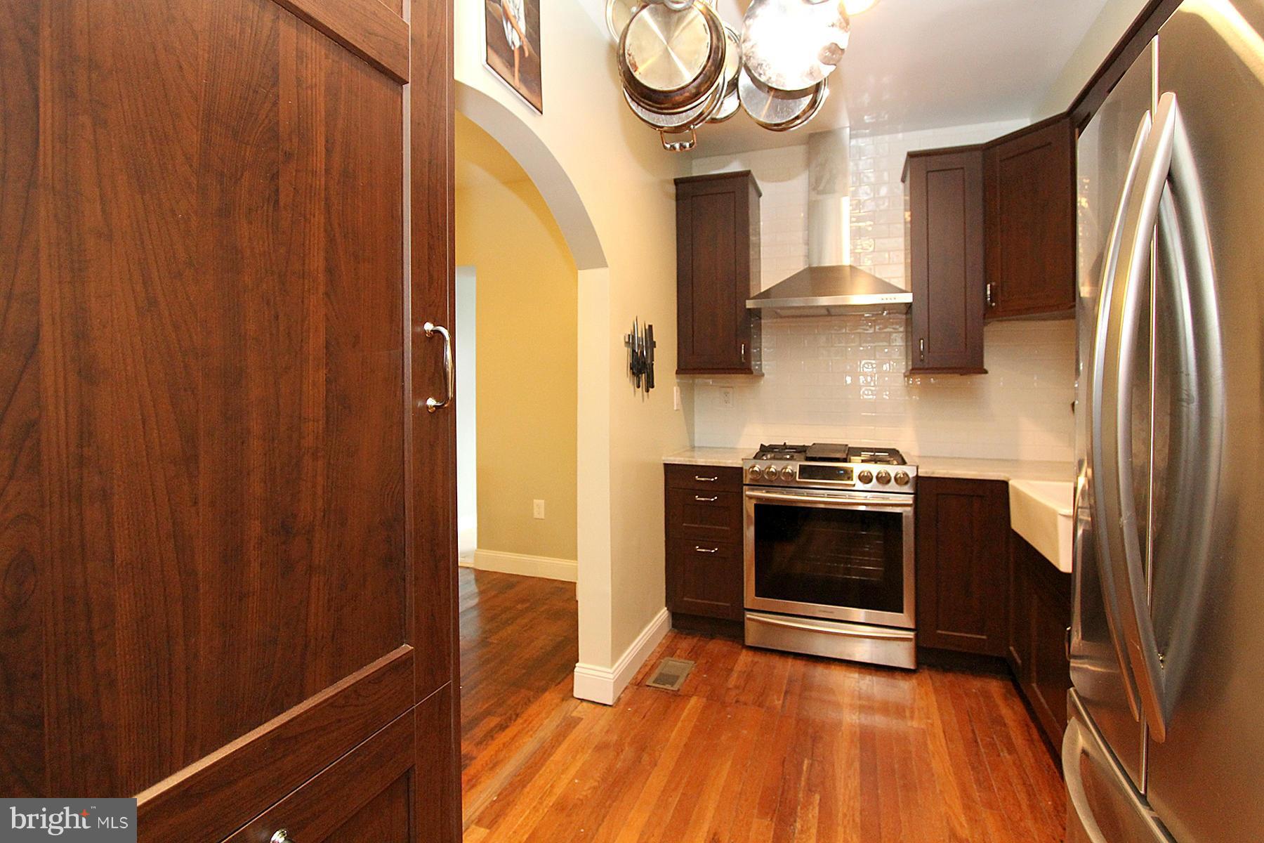 1520 Spring Place Northwest Washington, DC 20010 - Photo 9 of 29 Kitchen