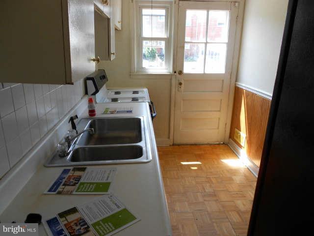 815 Middlesex Road Baltimore, MD 21221 - Photo 4 of 10 Kitchen