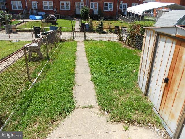 815 Middlesex Road Baltimore, MD 21221 - Photo 10 of 10 Yard