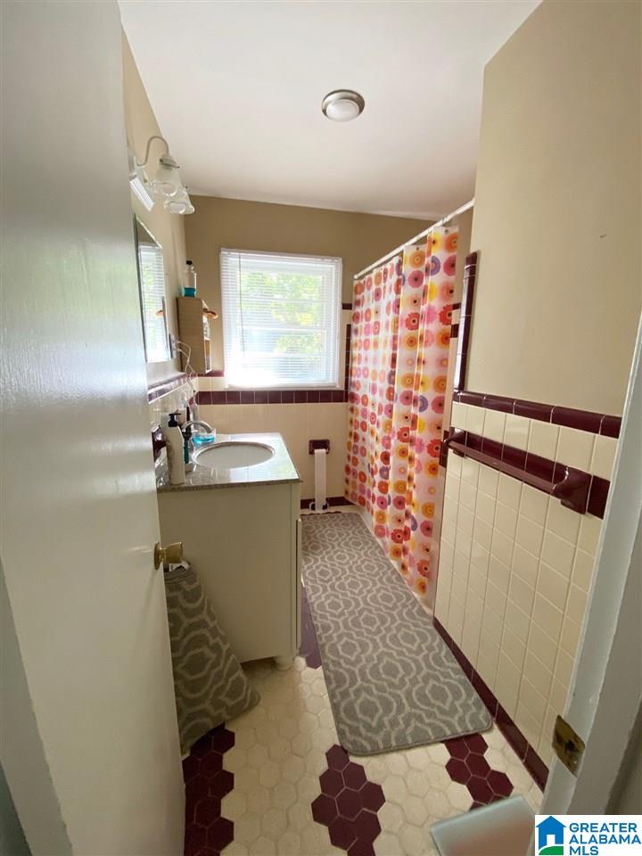 425 20th Avenue Northeast Birmingham, AL 35215 - Photo 4 of 12