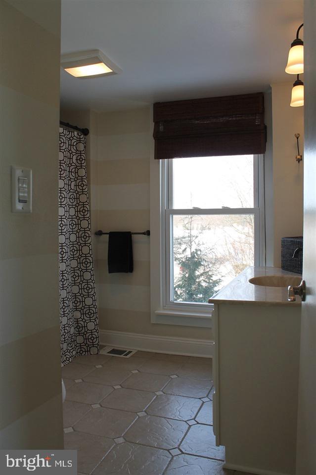 824 West Trindle Road Mechanicsburg, PA 17055 - Photo 14 of 22 Gallery Image 14