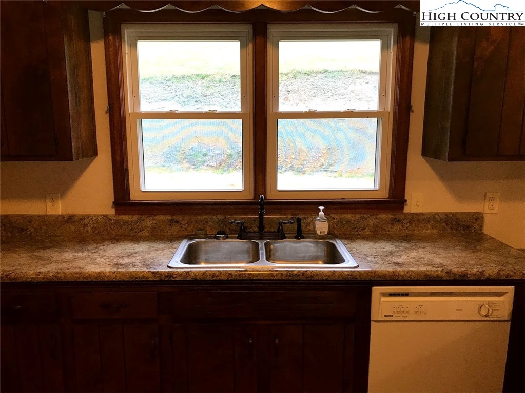 707 Buffalo Road West Jefferson, NC 28694 - Photo 11 of 48 Gallery Image 11