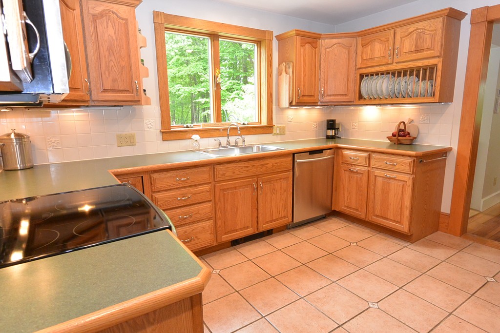 59 Old County Road Lancaster, MA 01523 - Photo 5 of 30