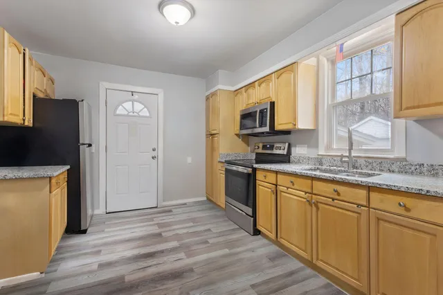 $412,900 | 184 Central Street, Westbrook, ME 04092