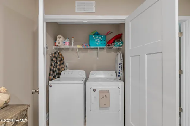 $189,500 | 624 Jacks Xing Drive, Hubert, NC 28539