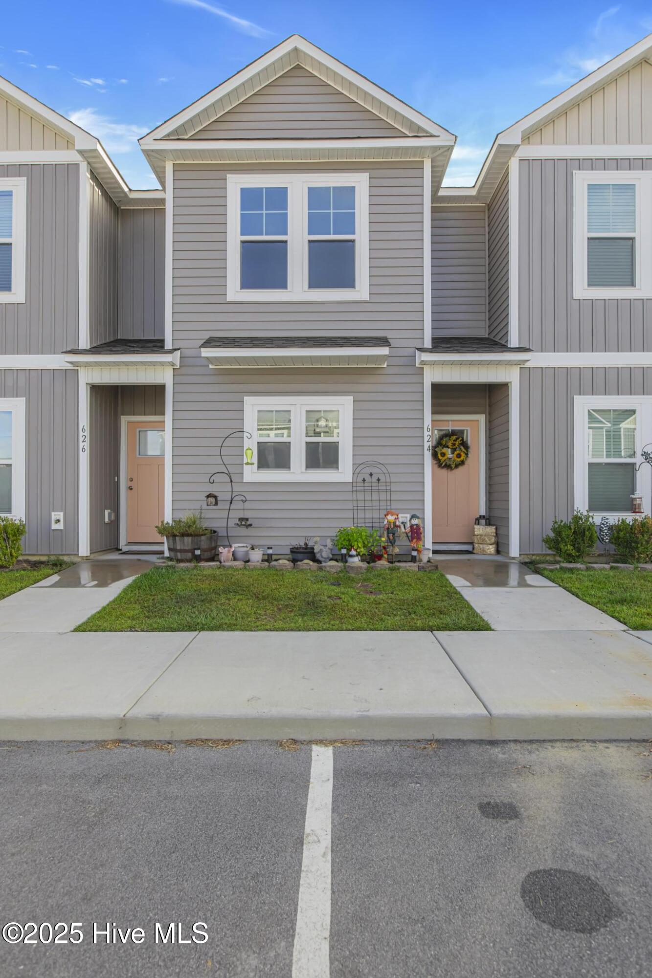 624 Jacks Xing Drive Hubert, NC 28539 - Photo 2 of 24 Front photo