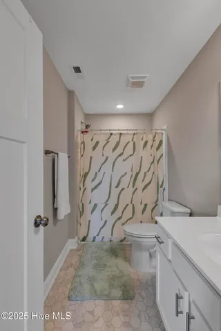 $189,500 | 624 Jacks Xing Drive, Hubert, NC 28539