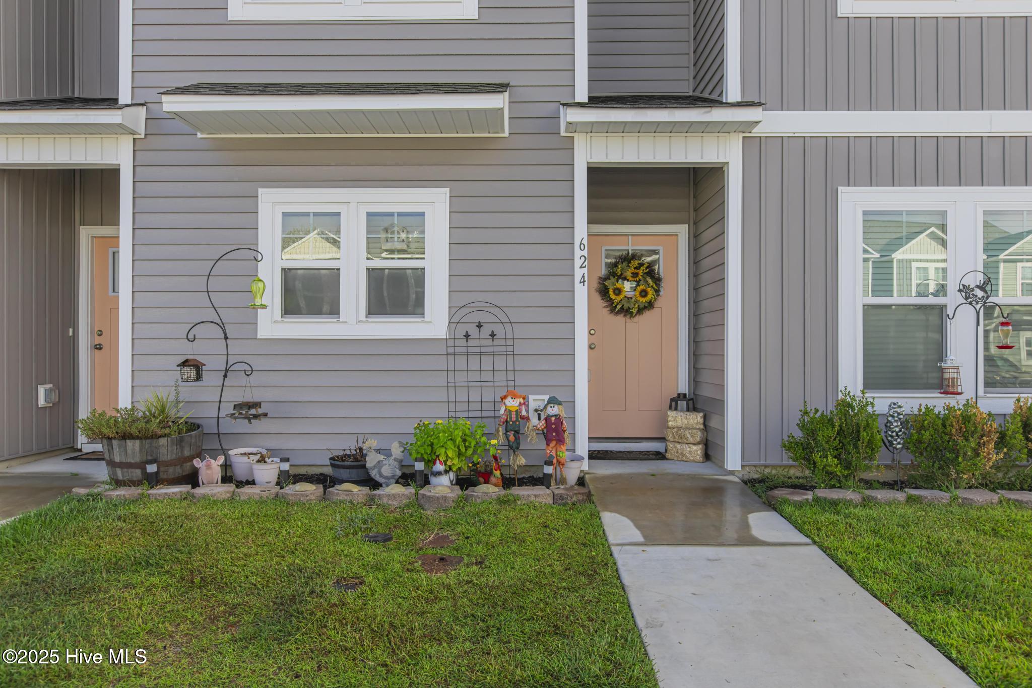 624 Jacks Xing Drive Hubert, NC 28539 - Photo 3 of 24 front door