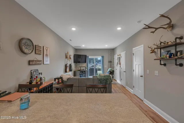 $189,500 | 624 Jacks Xing Drive, Hubert, NC 28539