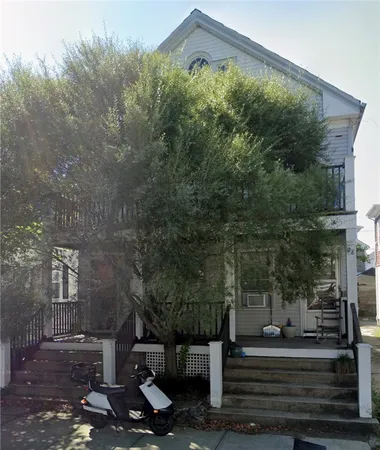 $4,000 | 28 Thurston Avenue, Unit 2, Newport, RI 02840