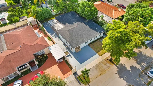 $5,800 | 411 Northwest 51st Avenue, Miami, FL 33126