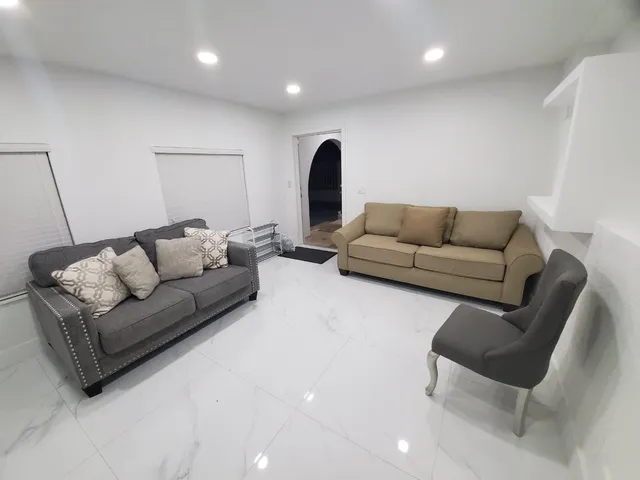 $5,800 | 411 Northwest 51st Avenue, Miami, FL 33126