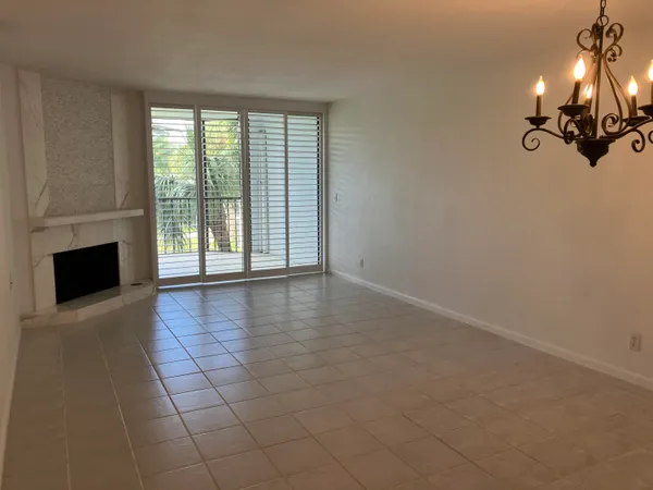 $3,300 | 133 Bay Colony Drive North, Juno Beach, FL 33408