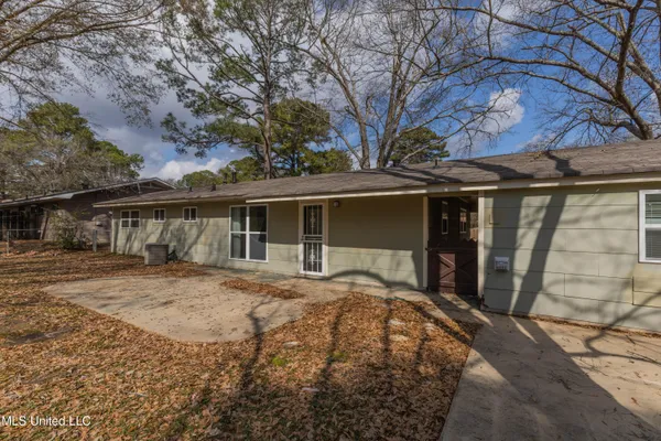 $1,700 | 5157 Parkway Drive, Jackson, MS 39211