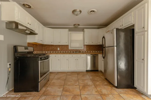 $1,700 | 5157 Parkway Drive, Jackson, MS 39211