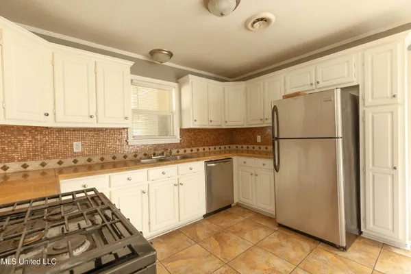 $1,700 | 5157 Parkway Drive, Jackson, MS 39211