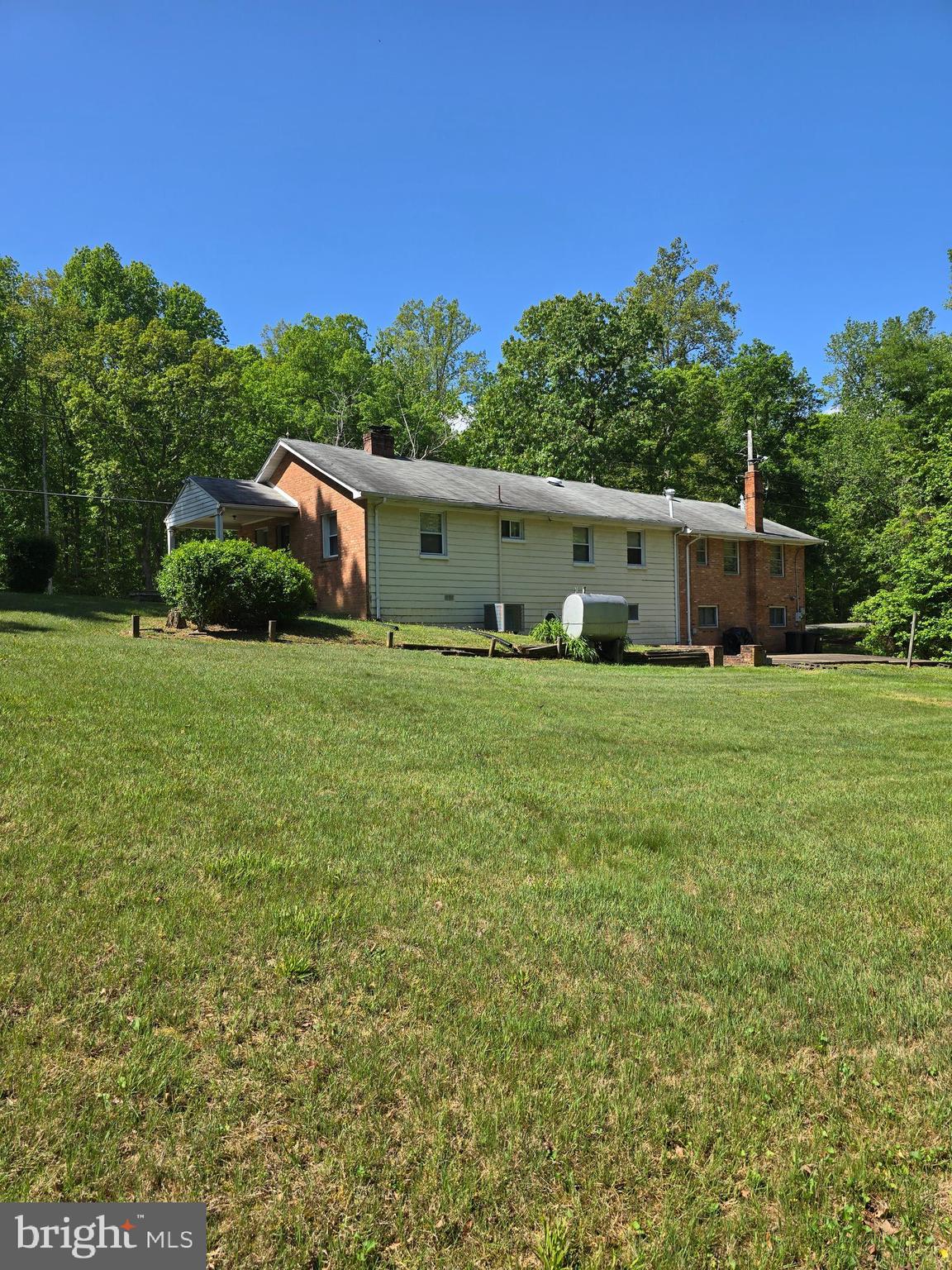 9517 Brock Road Spotsylvania, VA 22553 - Photo 22 of 27 a view of a backyard