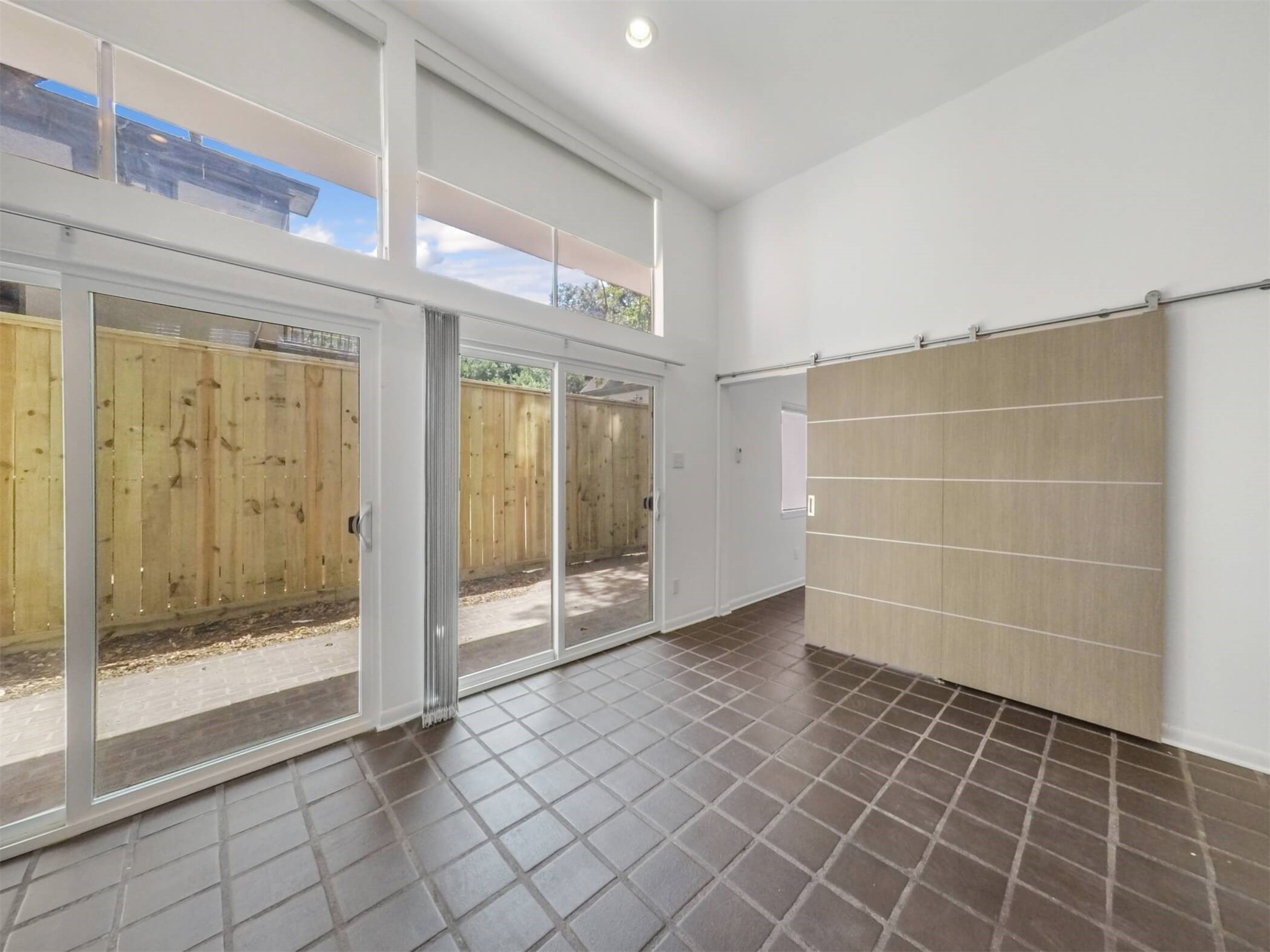 3407 Roseland Street Houston, TX 77006 - Photo 6 of 25