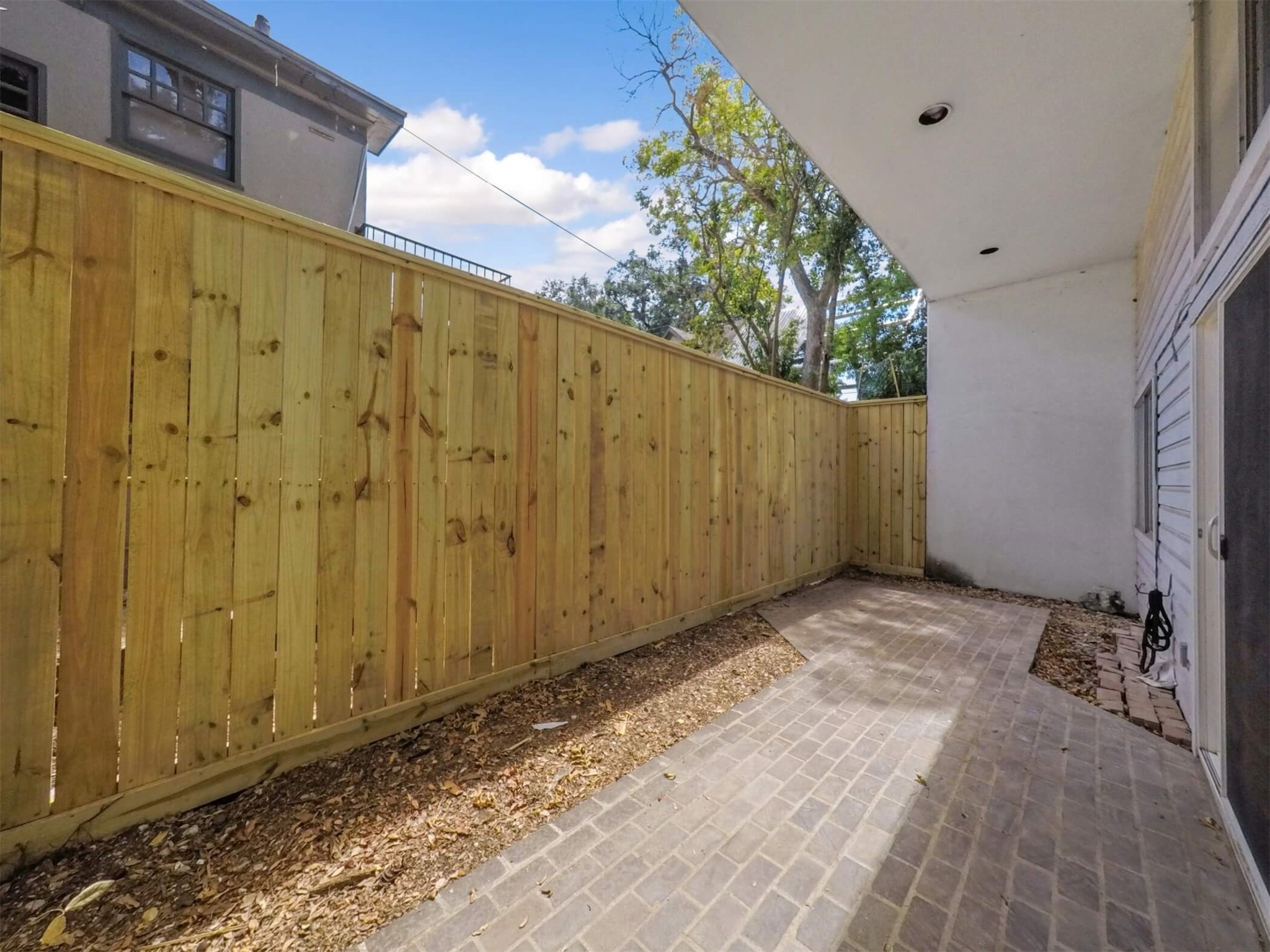 3407 Roseland Street Houston, TX 77006 - Photo 9 of 25