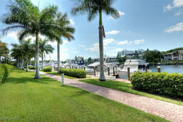 a view of a city street view