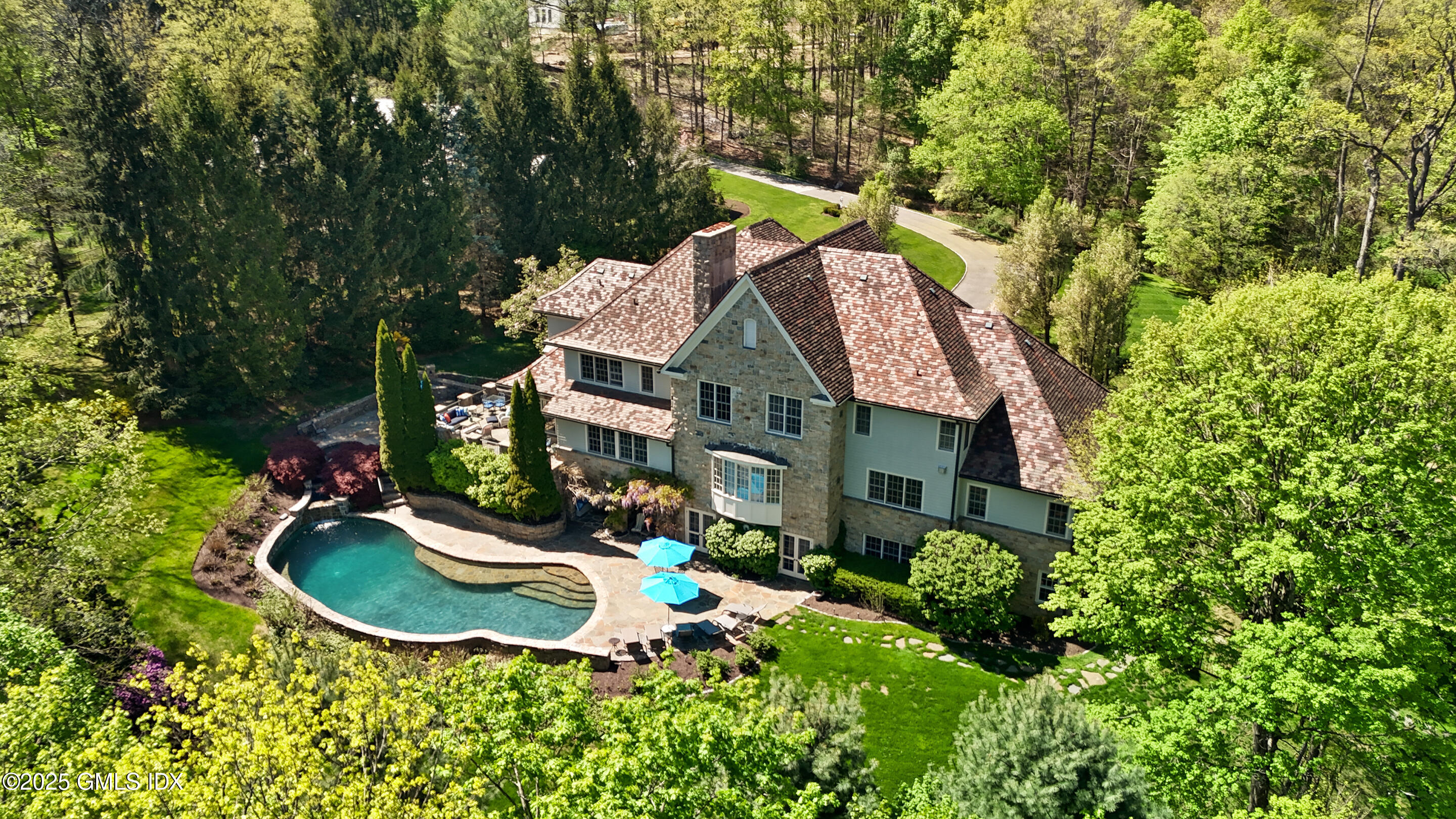 8 Chieftans Road Greenwich, CT 06831 - Photo 1 of 57 BEST PRIVACY