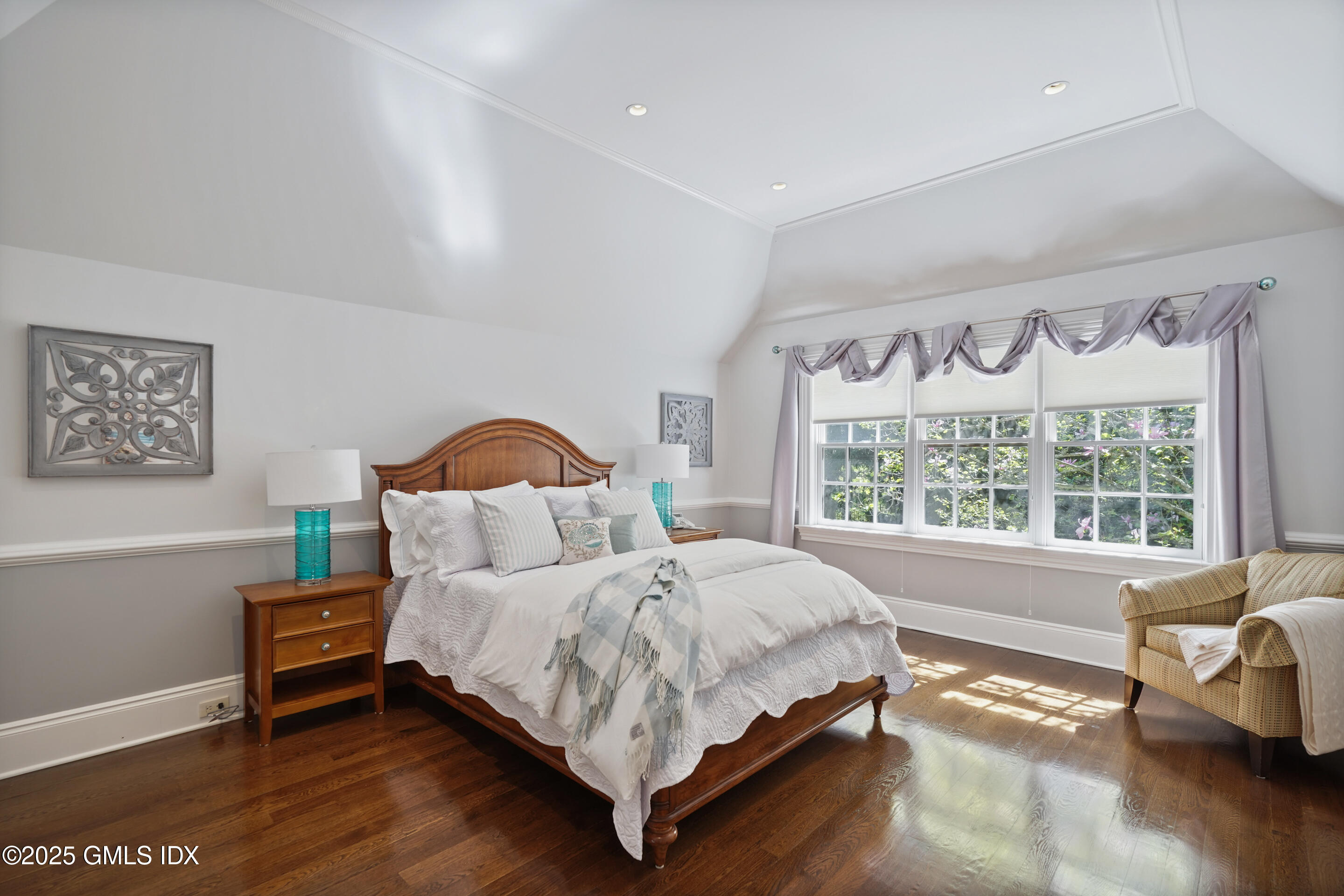 8 Chieftans Road Greenwich, CT 06831 - Photo 39 of 57 BEDROOM ON SECOND FLOOR