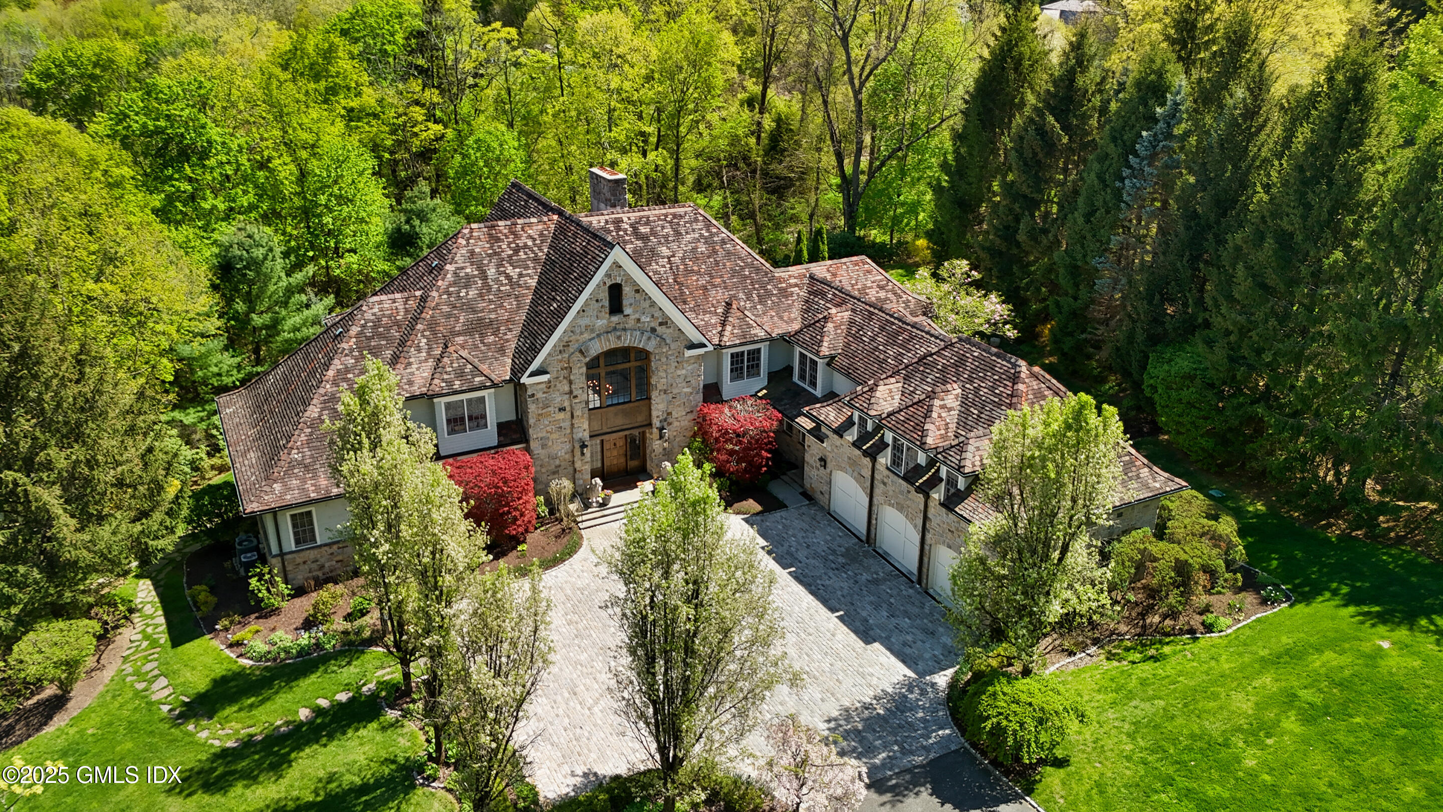 8 Chieftans Road Greenwich, CT 06831 - Photo 4 of 57 GRAND GRAND GRAND