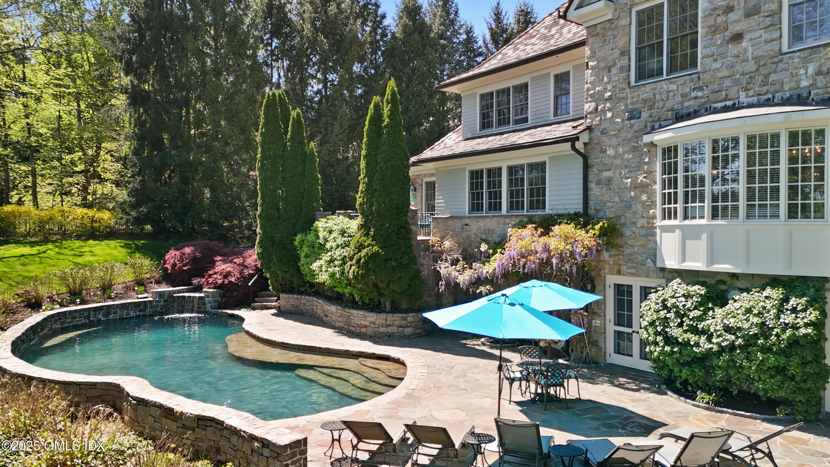 8 Chieftans Road Greenwich, CT 06831 - Photo 48 of 57 SUMMERTIME