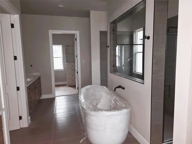 $1,055,000 | 4 Lake Forest Drive, Conroe, TX 77384