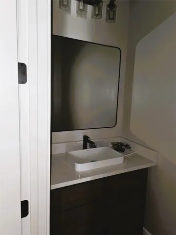 $1,055,000 | 4 Lake Forest Drive, Conroe, TX 77384