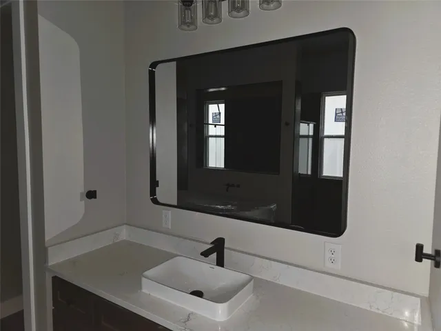 $1,055,000 | 4 Lake Forest Drive, Conroe, TX 77384