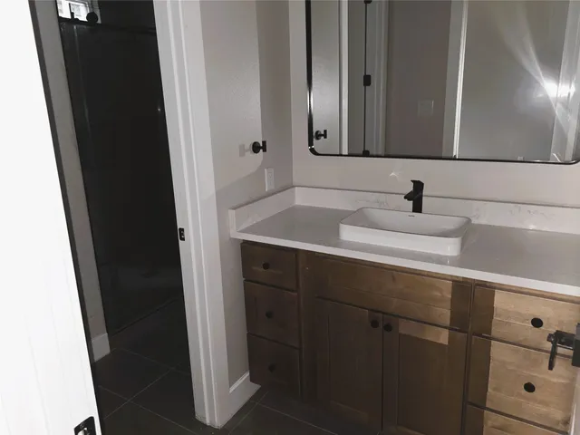 $1,055,000 | 4 Lake Forest Drive, Conroe, TX 77384