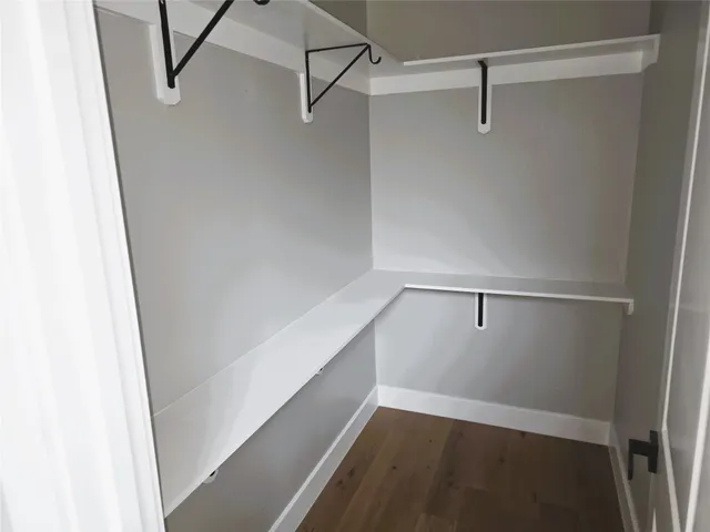 $1,055,000 | 4 Lake Forest Drive, Conroe, TX 77384