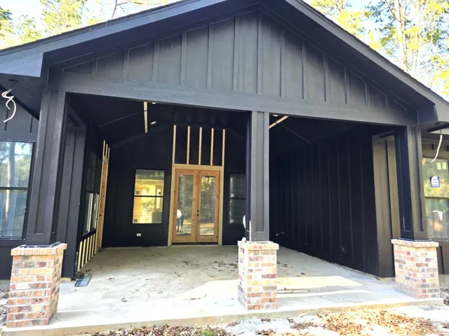 $1,055,000 | 4 Lake Forest Drive, Conroe, TX 77384