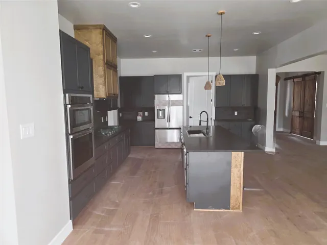 $1,055,000 | 4 Lake Forest Drive, Conroe, TX 77384