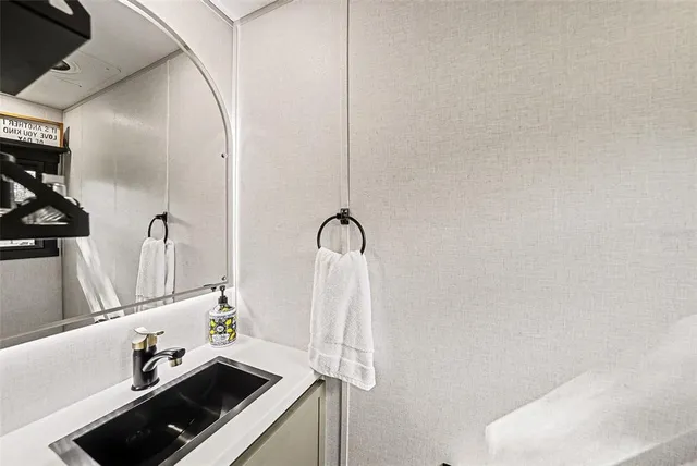 $1,200,000 | 17296 Raintree Road, Lutz, FL 33558