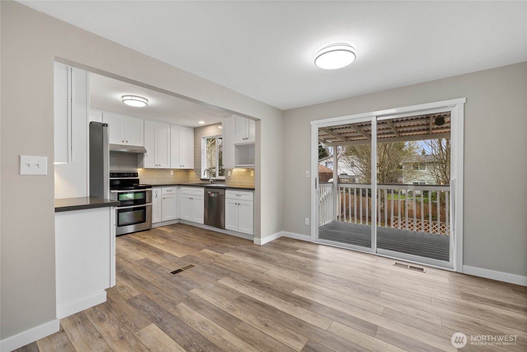 3207 Southeast 19th Court Renton, WA 98058 - Photo 6 of 39 Gallery Image 6