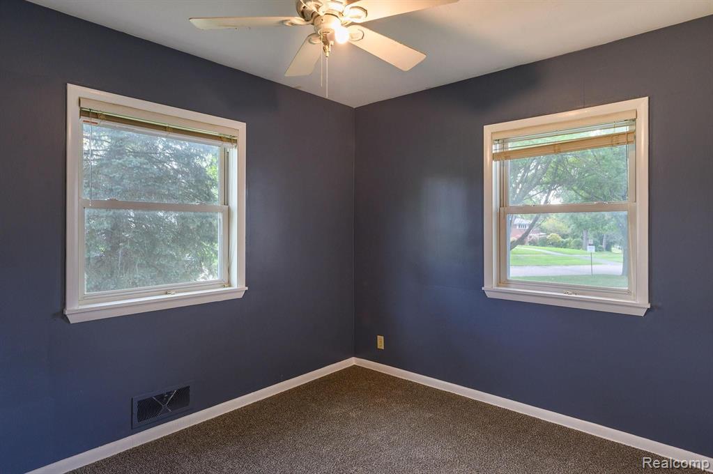 1802 Colchester Road Flint, MI 48503 - Photo 10 of 16