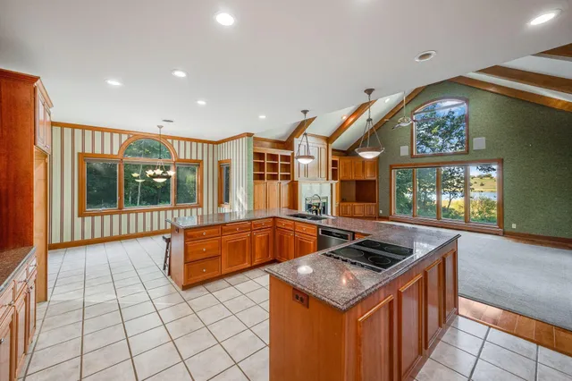 $1,499,000 | 775 200th Avenue, Fairmont, MN 56031