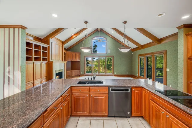 $1,499,000 | 775 200th Avenue, Fairmont, MN 56031