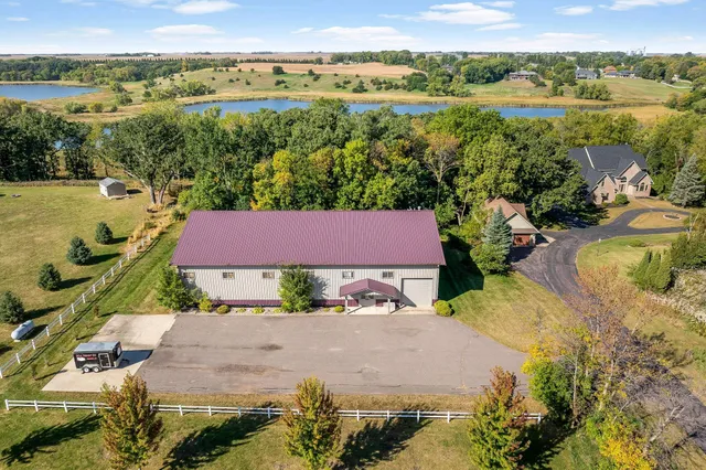 $1,499,000 | 775 200th Avenue, Fairmont, MN 56031