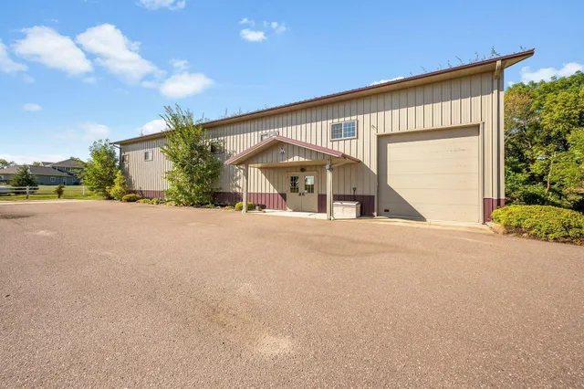 $1,499,000 | 775 200th Avenue, Fairmont, MN 56031