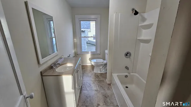 $1,375 | 15 Bragaw Street, Unit 3, New London, CT 06320