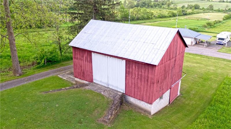 194 Keefer Road Connellsville, PA 15425 - Photo 3 of 25