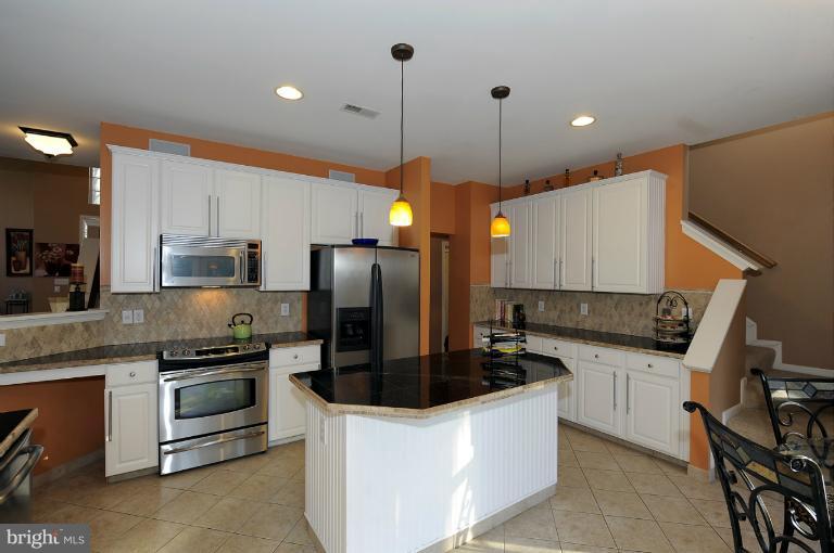 5301 Woodlot Road Columbia, MD 21044 - Photo 2 of 29 Kitchen