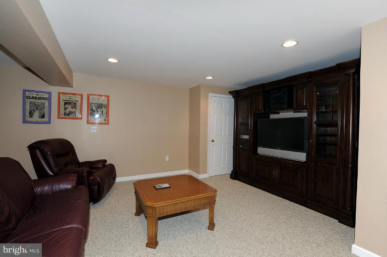 5301 Woodlot Road Columbia, MD 21044 - Photo 28 of 29 Interior (General)
