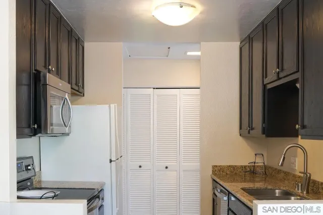 $3,995 | 4095 Rosenda Court, Unit 249, San Diego, CA 92122