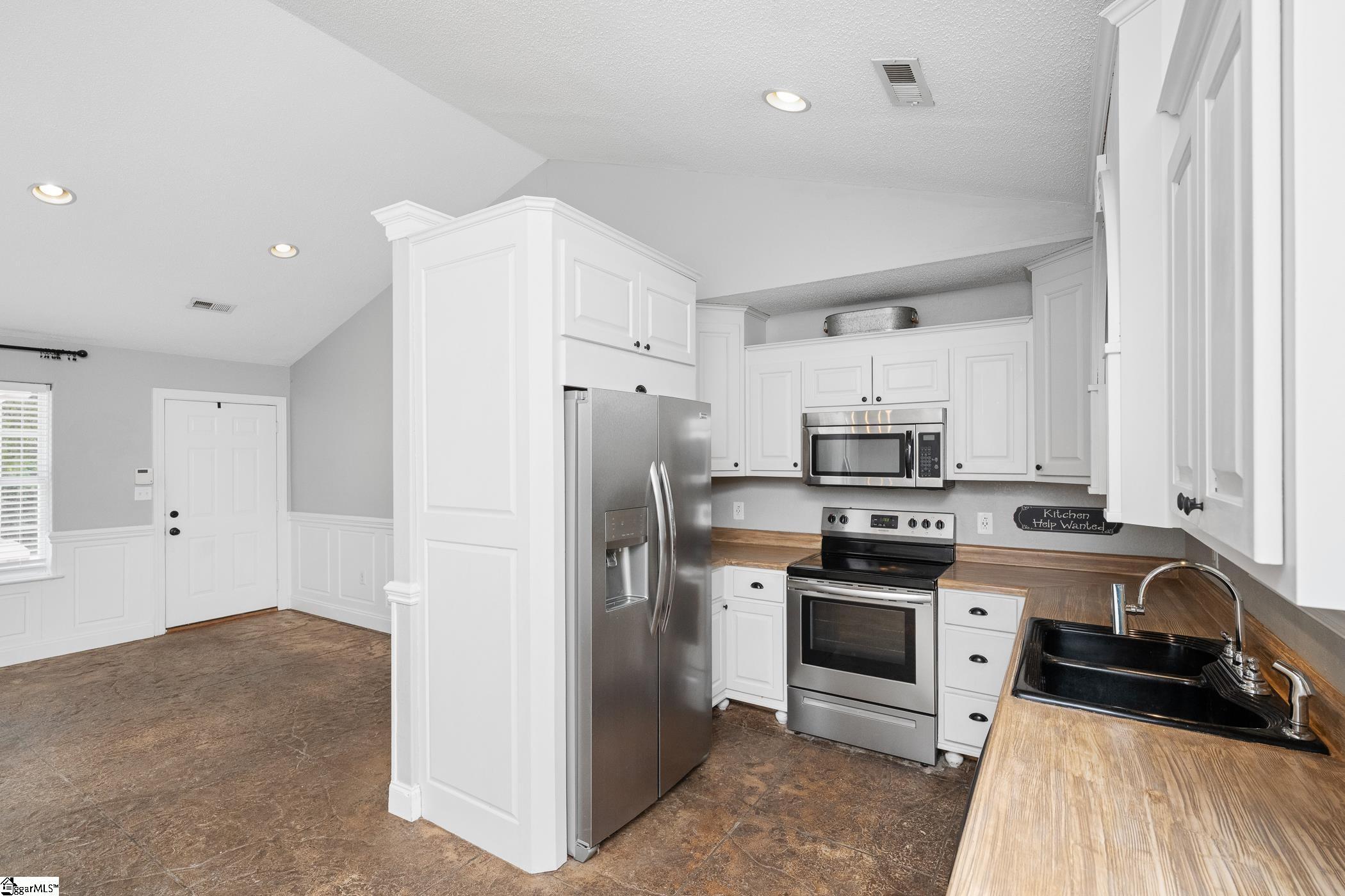 606 Blossom Branch Road Piedmont, SC 29673 - Photo 10 of 39 Gallery Image 10