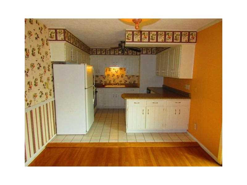 7925 Hawthorne Road Indianapolis, IN 46256 - Photo 5 of 10 Gallery Image 5