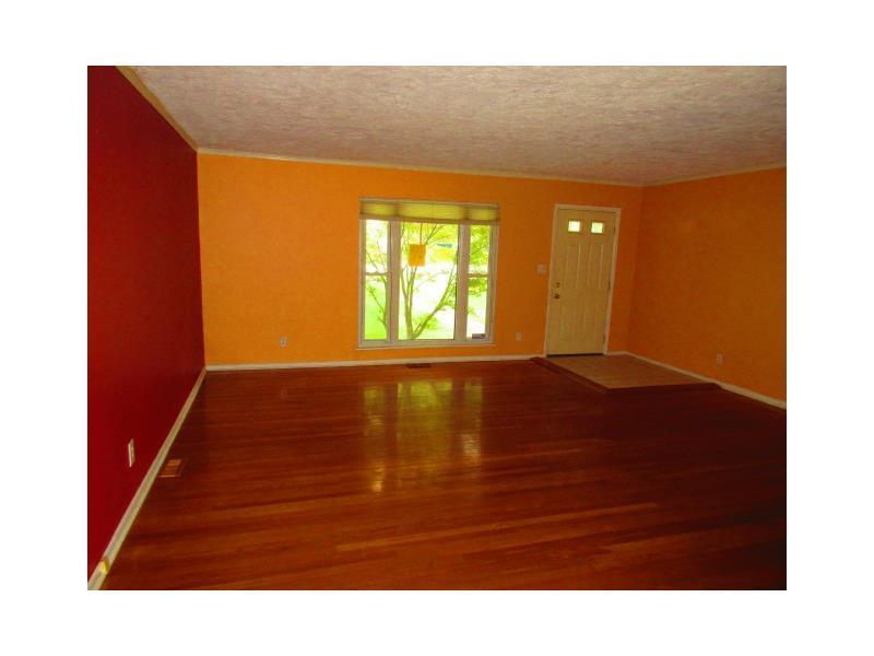 7925 Hawthorne Road Indianapolis, IN 46256 - Photo 6 of 10 Gallery Image 6